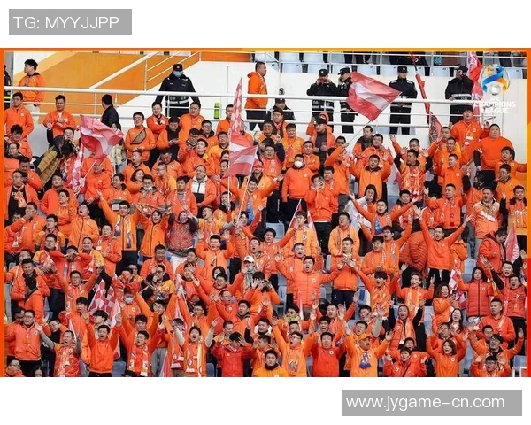 足球巨星爆发怒火赛场失控引发轩然大波球迷反应热烈