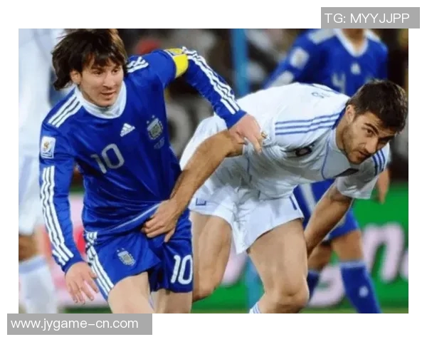 回顾四十年前足球球星的辉煌岁月他们如何塑造了今天的足球世界